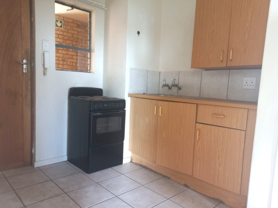 2 Bedroom Property for Sale in Kannoniers Park North West